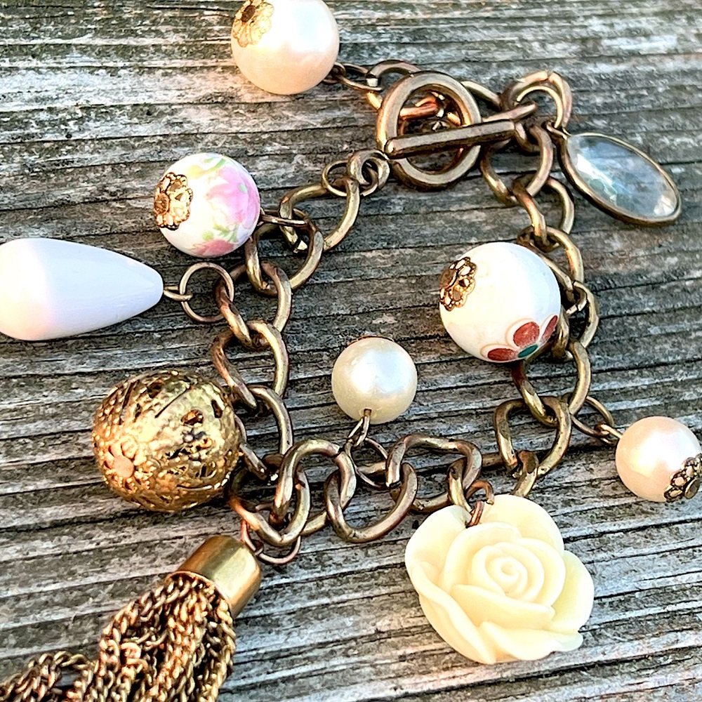 🩷 Vintage Gold Tone Charm Bracelet